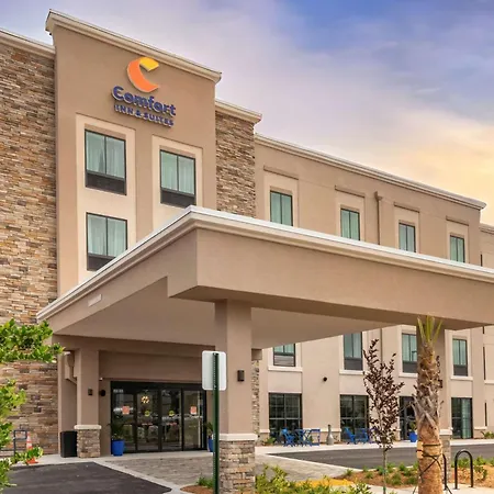 Comfort Inn & Suites Jacksonville - Orange Park Near Naval Air Station
